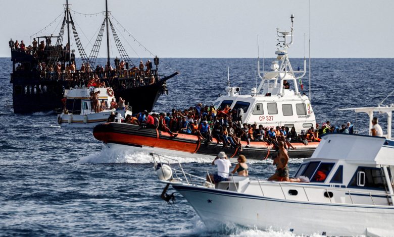 استهداف جديد للمهاجرين.. أوروبا تتخلى عن مبادئها لإرضاء اليمين المتطرف