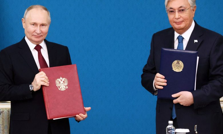 بعد زيارته أستانا.. هل نجح بوتين بمنع تحول كازاخستان لـ"أوكرانيا ثانية"؟