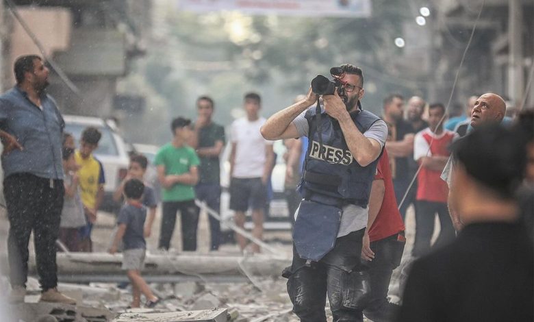 تجارب "الألم والإنجاز" لصحفيين لمعوا خلال العدوان على غزة