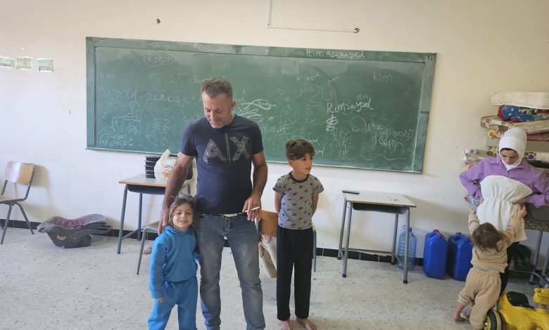 وسط أوضاع صعبة.. مدارس صور اللبنانية تحتضن مئات النازحين من القرى الجنوبية
