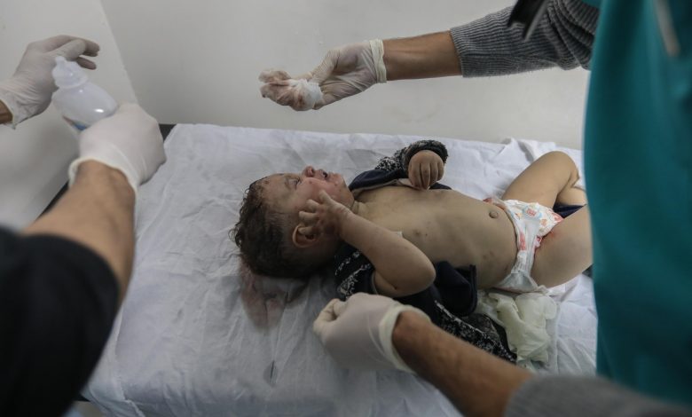 مقال في غارديان: حرب غزة الأكثر فتكا بالأطفال والأسوأ قادم