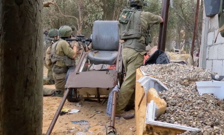 جنود إسرائيليون سابقون يحذرون نتنياهو: الانتقام ليس خطة حرب