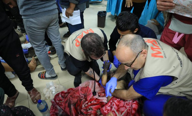 زار غزة مؤخرا.. جراح بريطاني ينفي ادعاءات إسرائيل بوجود المقاومة في المستشفيات