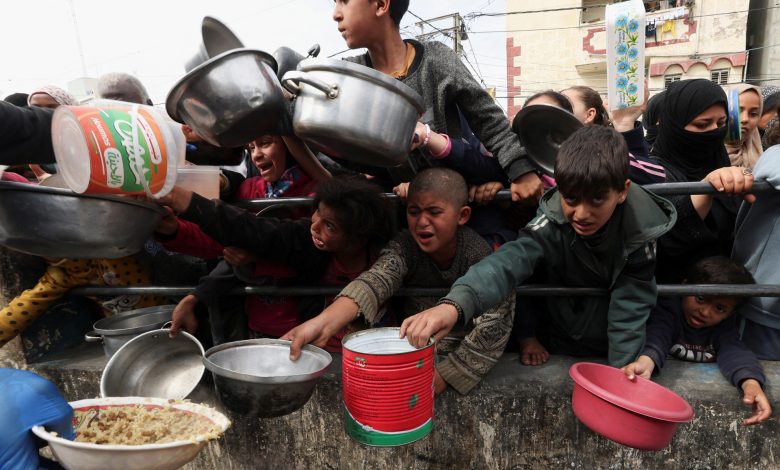 تحذيرات في غزة.. عدد ضحايا الجوع قد يفوق من استشهدوا بالقصف