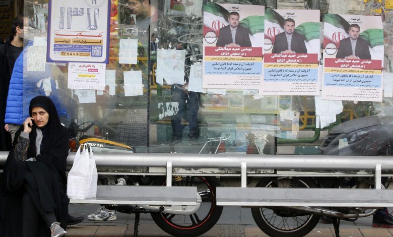 جدل في الأوساط السياسية الإيرانية بشأن شرعية الانتخابات