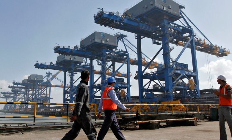 نقابة عمالية هندية ترفض تحميل سفن بأسلحة متجهة إلى إسرائيل
