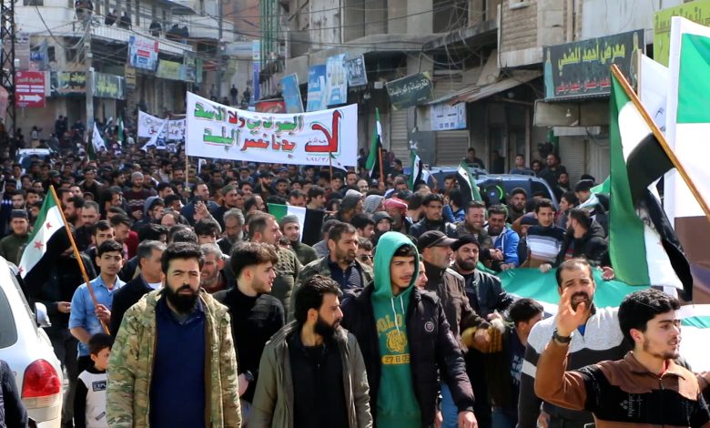 ماذا يريد المتظاهرون ضد هيئة تحرير الشام في إدلب؟