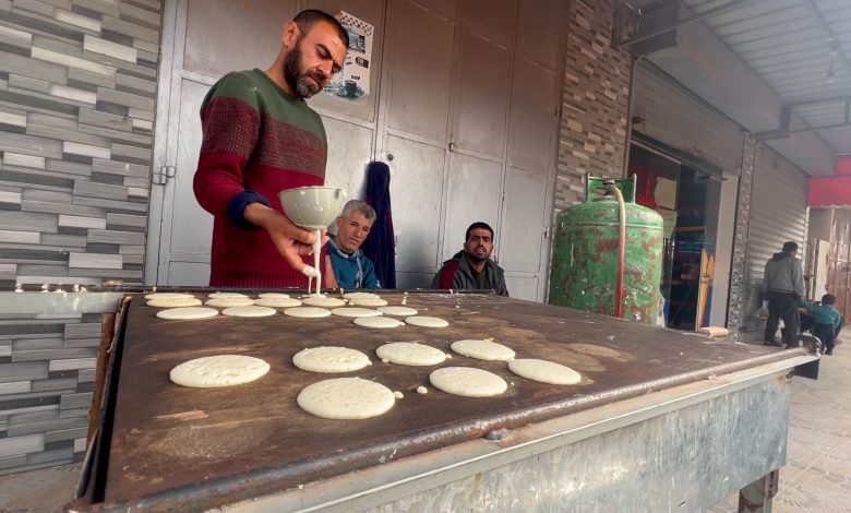 غلاء السكر يحرم سكان غزة من حلويات رمضان الشهيرة