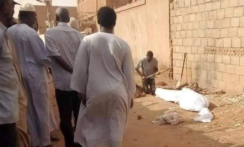 مقابر مؤقتة وجثث مجهولة.. الوجه الآخر لحرب السودان