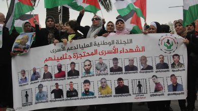 6 عقود من القهر.. المقاومة سبيل الأسرى الفلسطينيين نحو الحرية