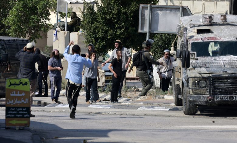 مقال في هآرتس: اعتداءات المستوطنين تهدف لتهجير الفلسطينيين