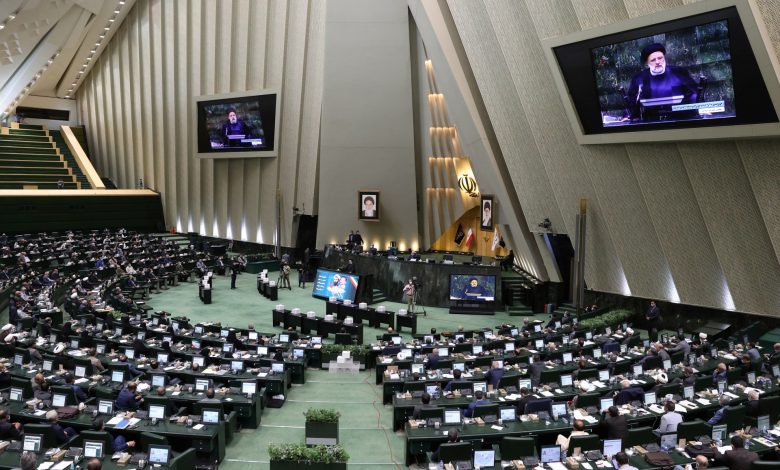 بعد هيمنة المحافظين على البرلمان.. هل تتأثر سياسة إيران الخارجية؟