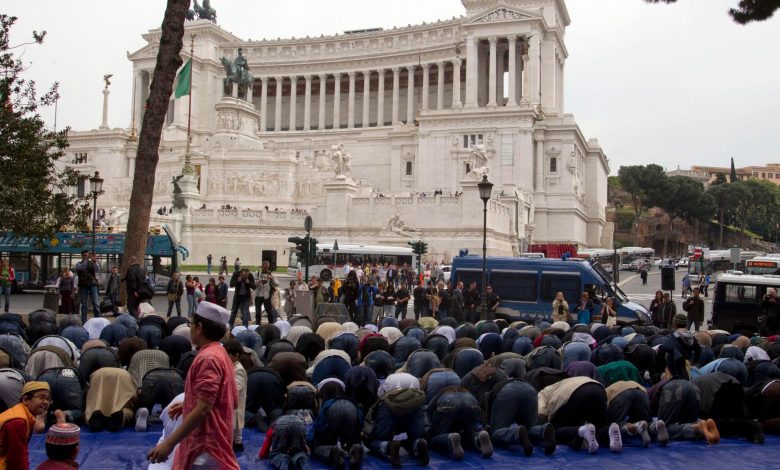 قانون مثير للجدل.. هل تحظر إيطاليا مُصليات المسلمين؟