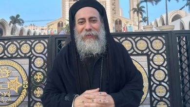 كنيسة مصرية تحاكم قسا بعد مشاركته في ذبح أضحية العيد