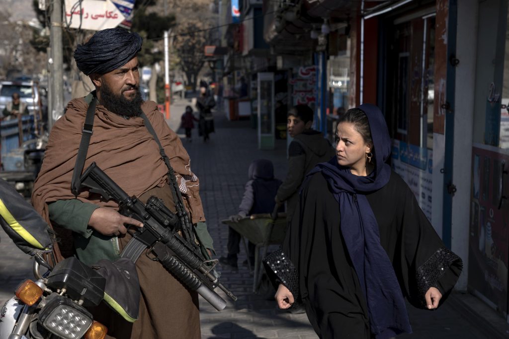 طريقة تعامل طالبان مع النساء في افغانستان