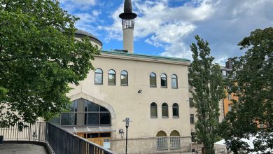 لوموند: لماذا كثرت الاعتداءات على المسلمين في السويد؟