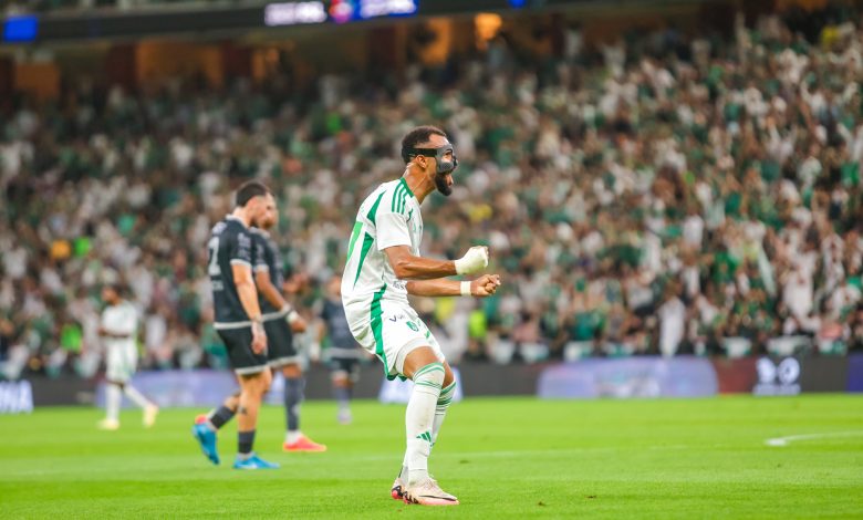 الأهلي ينتزع الفوز من ضمك بالدوري السعودي