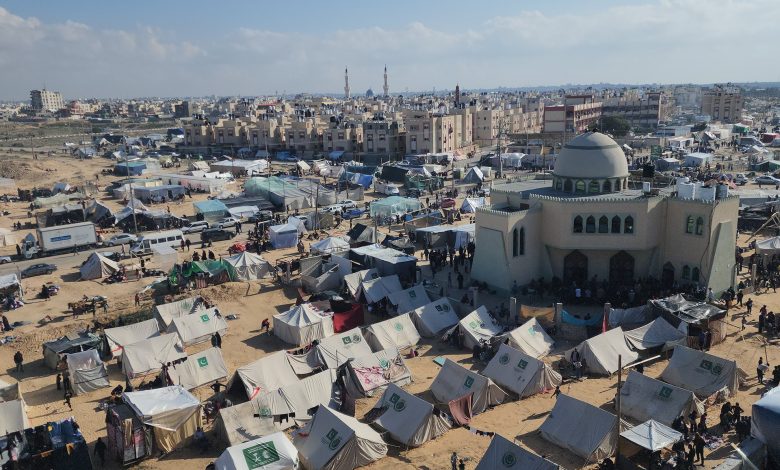 احتفاء حذر في الضفة باتفاق وقف إطلاق النار بغزة