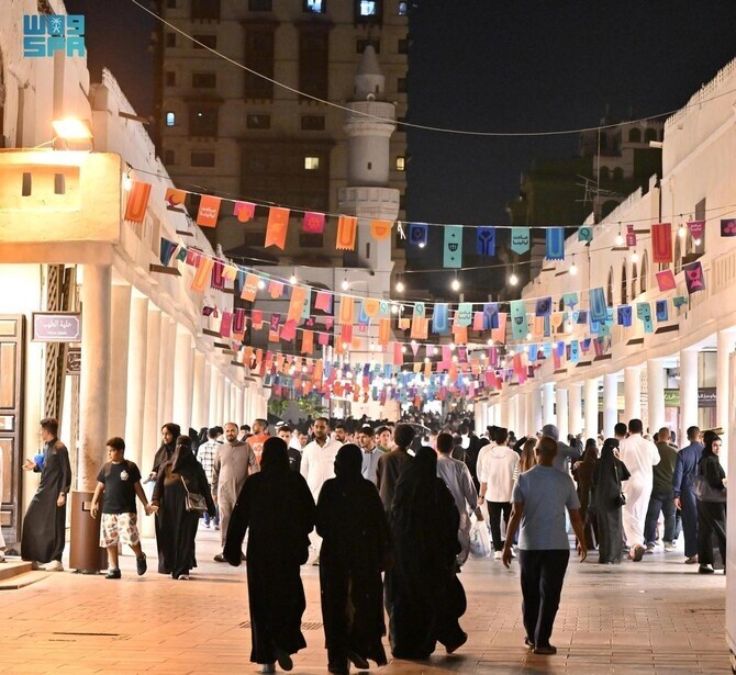 ليالي رمضان المبارك: نسيج من التقاليد والمجتمع والأناقة الحديثة