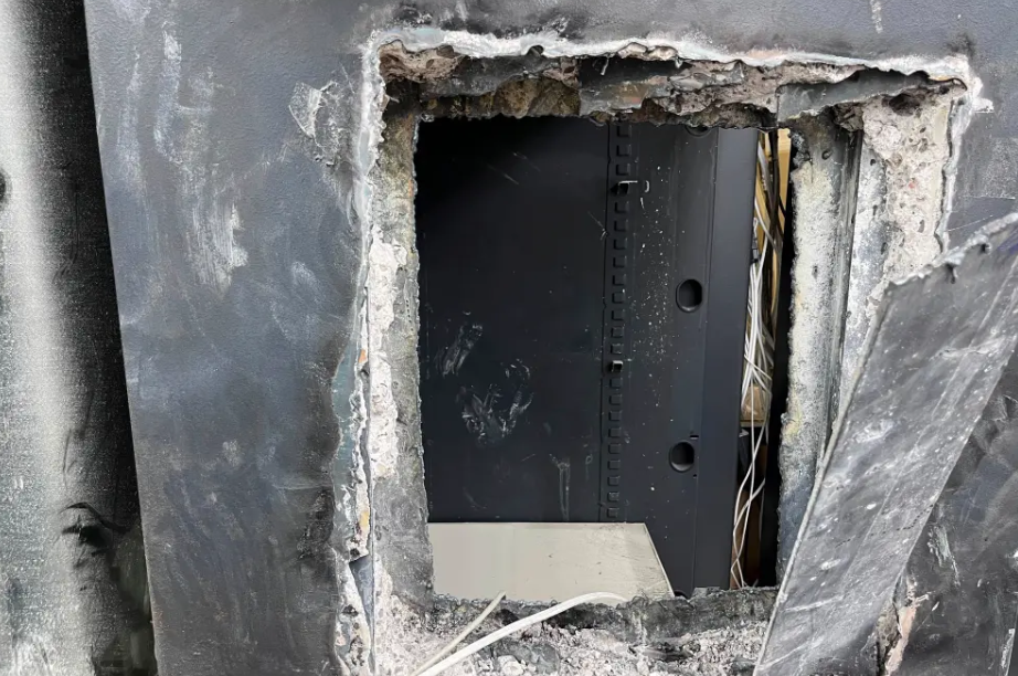 Thieves Tunnel Into LA Jewelry Store in Multi-Million Dollar Heist