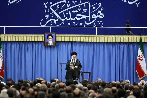 Iranian Leader Meets with Hajj Agents: 7 critical aspects of this significant meeting and its implications for Iran’s Hajj participation