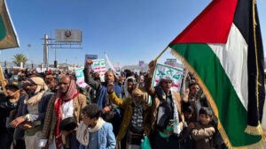 إسرائيل تهدد عبدالملك الحوثي بعد قصف موانئ اليمن