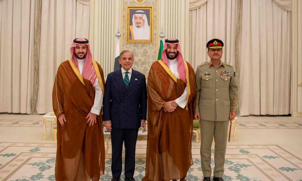السعودية وباكستان توقعان “اتفاقية الدفاع الاستراتيجي المشترك”